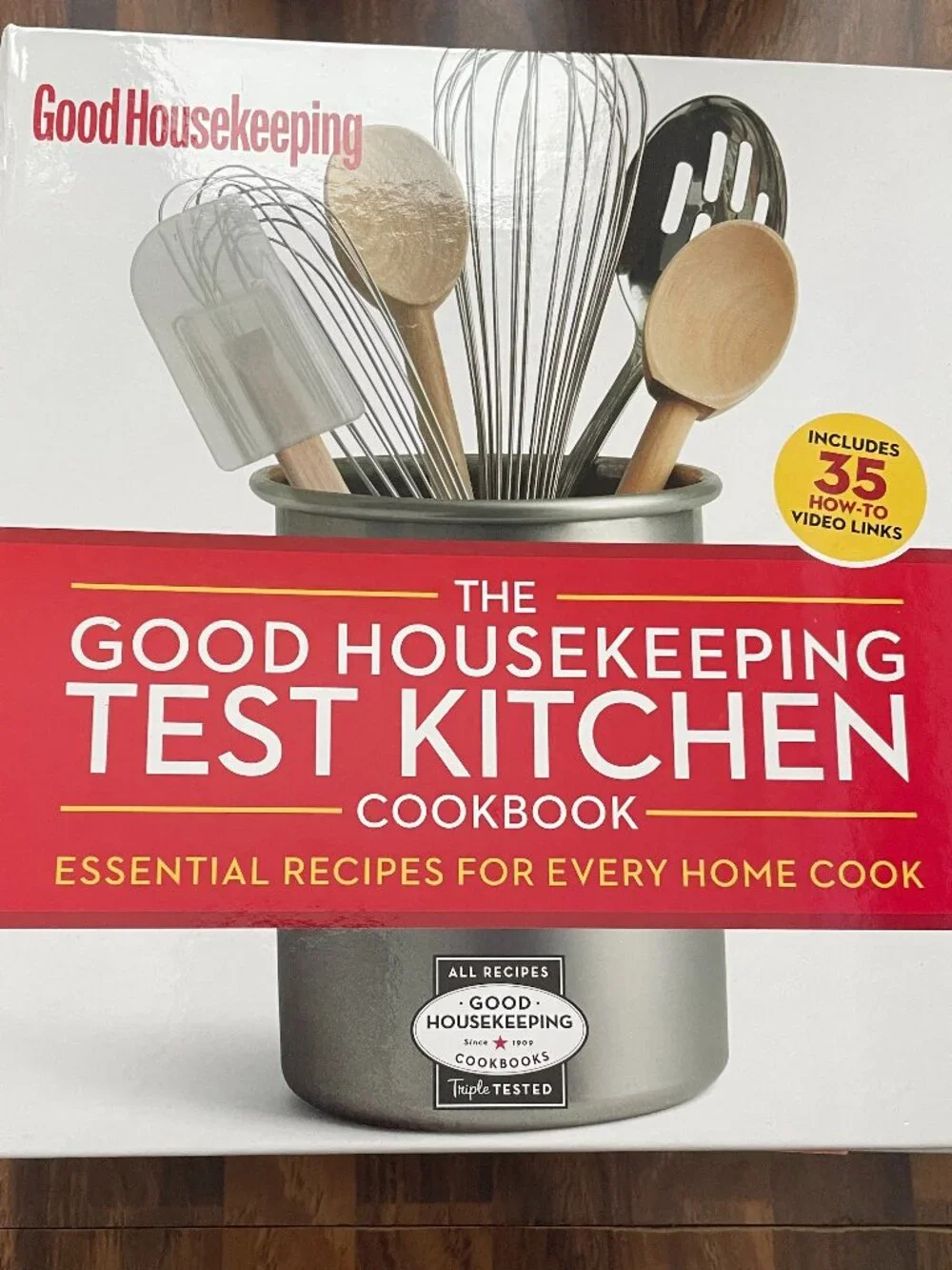 The Good Housekeeping Test Kitchen Cookbook: Essential Recipes-Ringbound